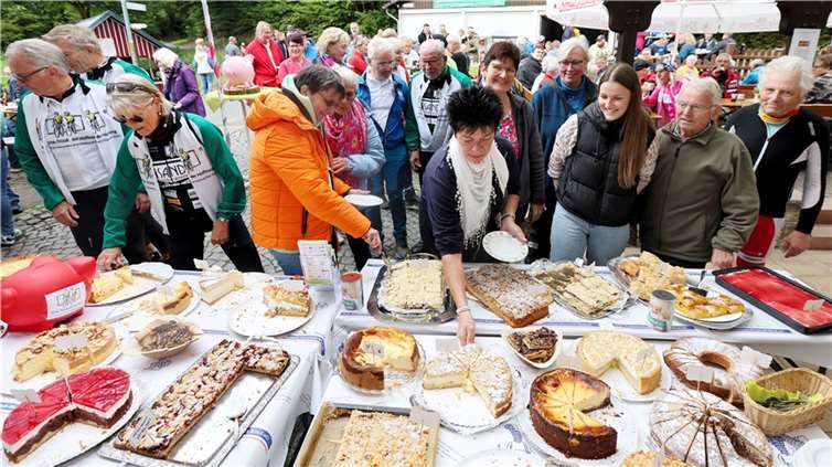Schätzungsweise 600 bis 700 Gäste wurden in der Zeit von 11 bis 17 Uhr mit Kaffee und Kuchen sowie kalten Getränken versorgt. Foto: privat