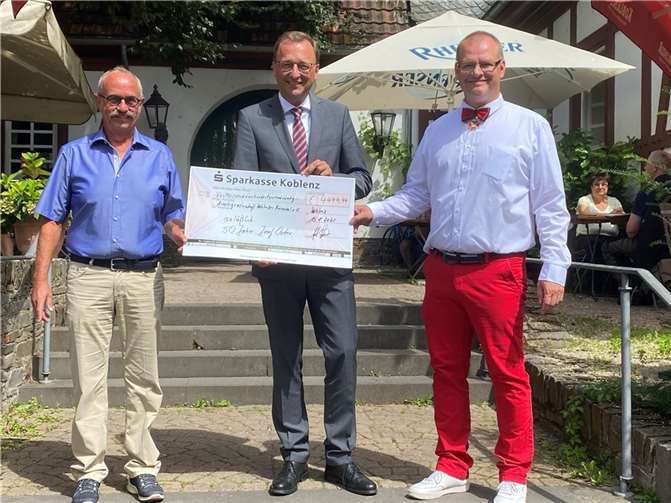 Schatzmeister Hermann-Josef Bretz, MdB Josef Oster und AKK-Präsident Christian Johann.Foto: privat