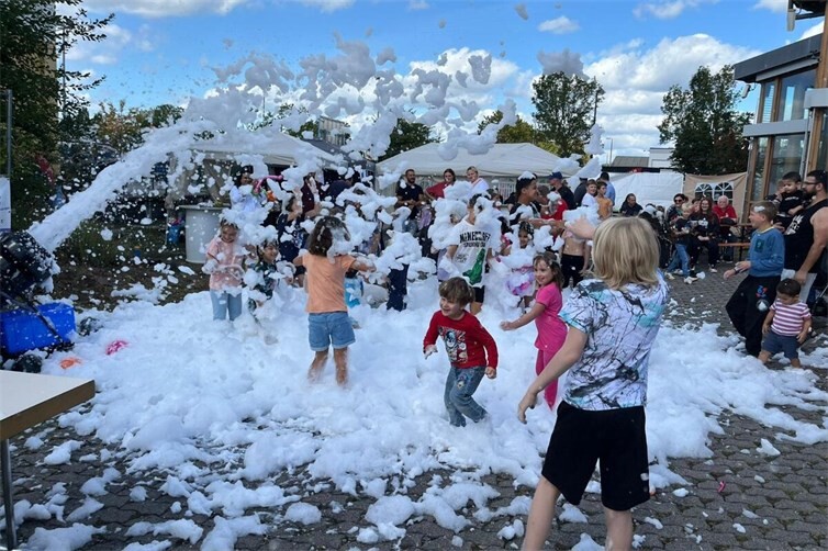Funken Kinder-Fest in Neuwied begeistert mit großer Schaumparty und Familienprogramm
