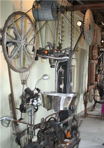 Schaum schlagende „Zeitmaschine“. Foto: HG