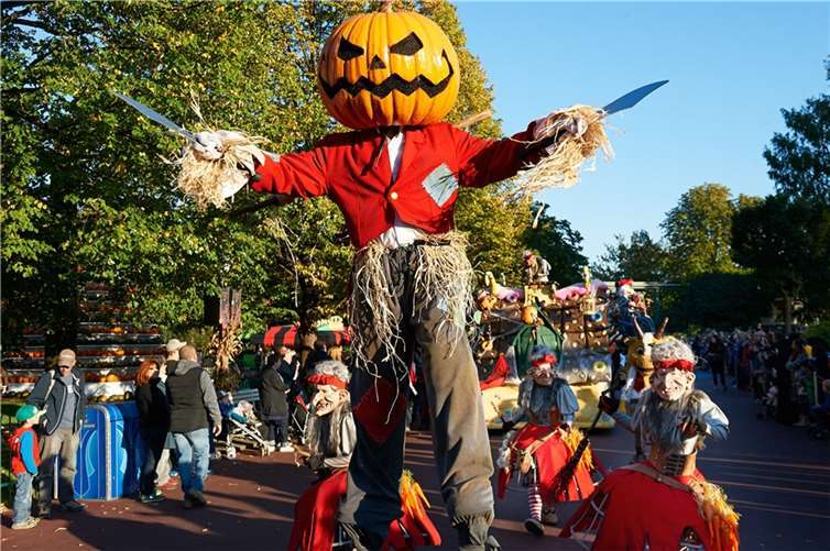 Schaurig-schöne Stimmung im Europa-Park.  Foto: Europa-Park
