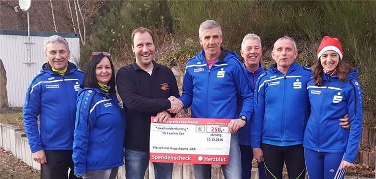 Scheckübergabe der Metzgerei Adams aus Mendig.