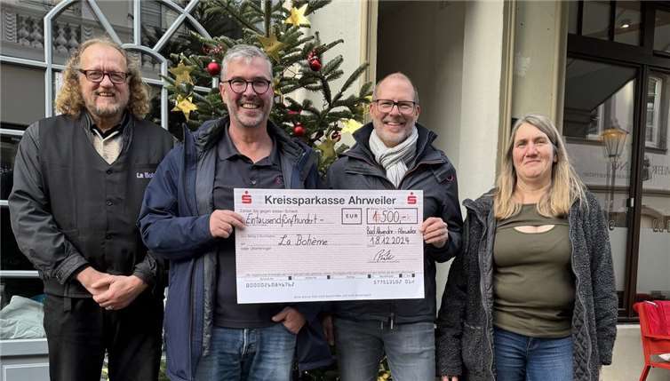 Scheckübergabe in Ahrweiler.  Foto: privat