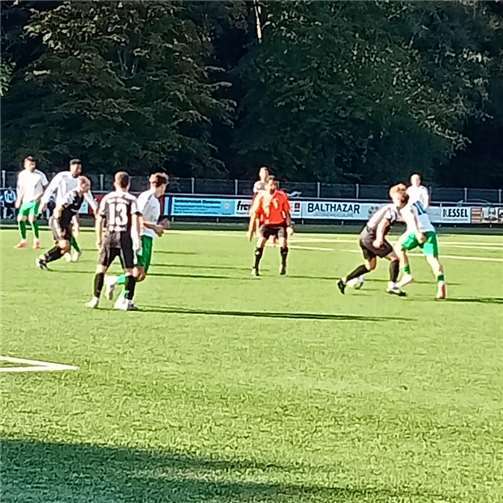 Schiedsrichter Fasulas leitete das Spiel sicher. Foto: TuS Oberwinter