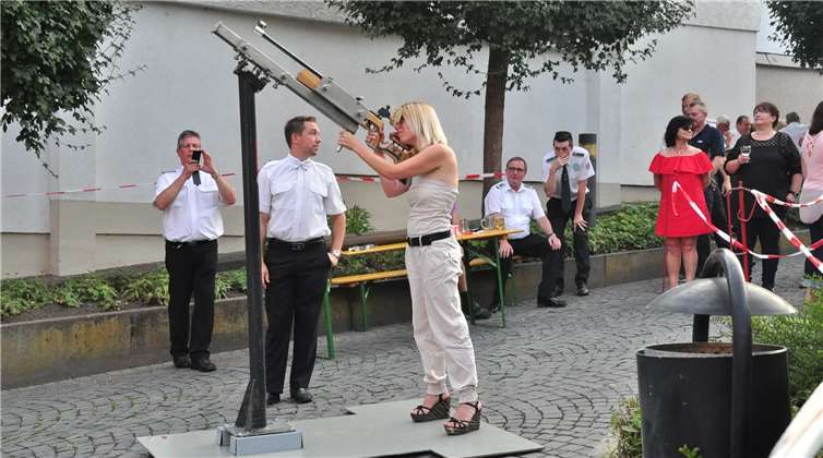 Schießen, auch für Damen ein schöner Sport. J. Luecker (www.foto-shark.com)