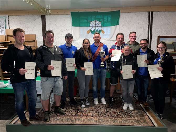 Schießen, feiern und ehren: traditionelles Königsschießen in Dattenberg. Foto: Junggesellenverein Dattenberg 1759 e.V.