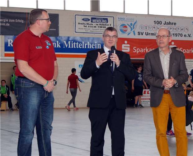 Schirmherr Landrat Dr. Alexander Saftig und VG-Bürgermeister Georg Hollmann dankten dem Vereinsvorsitzenden Sven Kreienbrock und allen Helferinnen und Helfern für die Ausrichtung des besonderen Sportfestes.