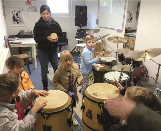 Schlagzeuge und Trommeln begeisterten die kleinen Musiker. privat