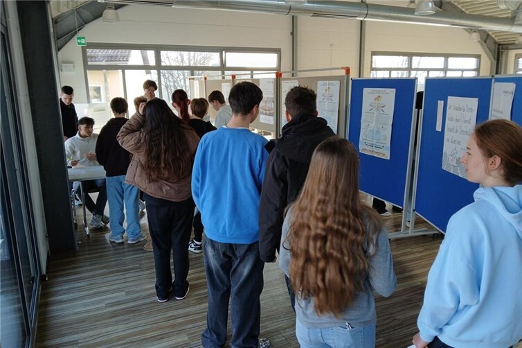 Schlange bei der Stimmabgabe