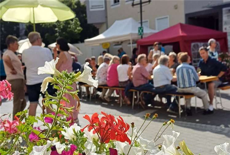 Neuwieder Schlemmertreff feiert Marktplatz-Premiere  Schlemmen, genießen und sich dabei nett unterhalten – das macht den Neuwieder Schlemmertreff aus. Jetzt wird er erstmalig auf dem Marktplatz zu finden sein.Foto: Melina Manns