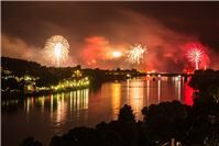 Schloss Stolzenfels im Feuerwerk