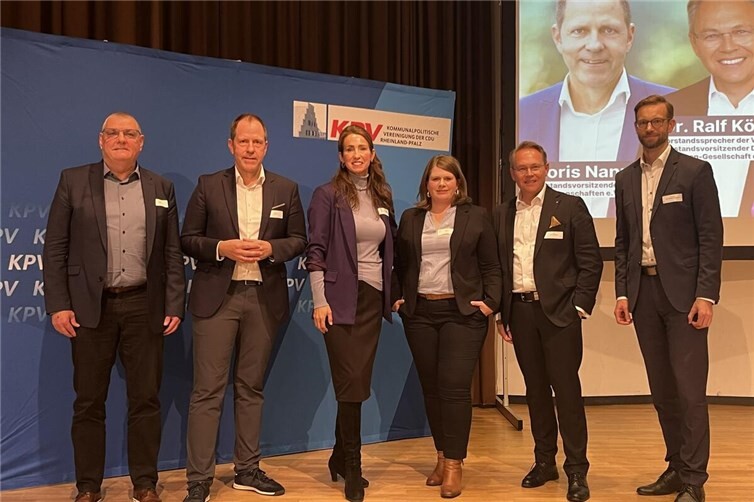Schlussrunde beim Westerwälder Kommunalkongress der Christdemokraten (v.l.n.r.) mit Guido Mallm, Boris Nannt, Eva Keil-Becker, Alexandra Marzi, Dr. Ralf Kölbach und Dr. Hans Ulrich Richter-HopprichFoto: Paul Hannus