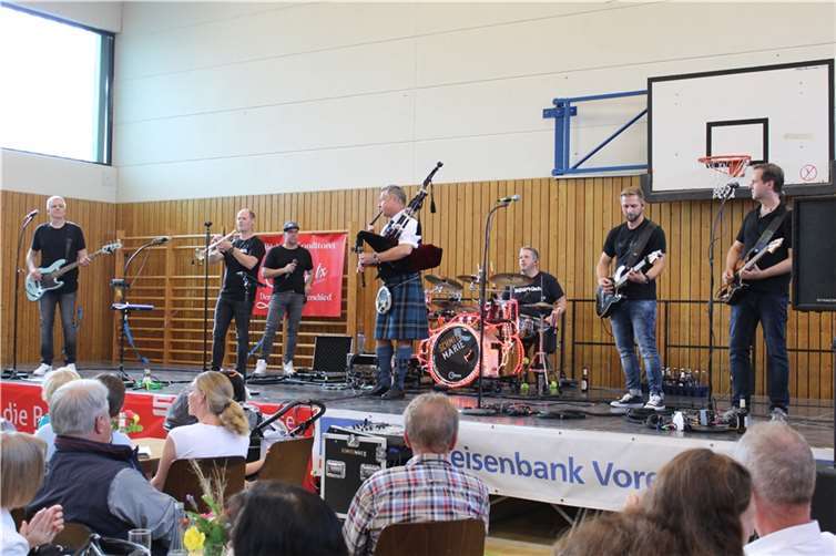 „Schmitz Marie“ mit „Piper“ Martin Fischer.