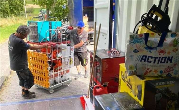 Schnell und umfangreich landete die Hilfslieferung der Fangemeinschaft Dresden beim Ahrweiler BC. Foto: privat