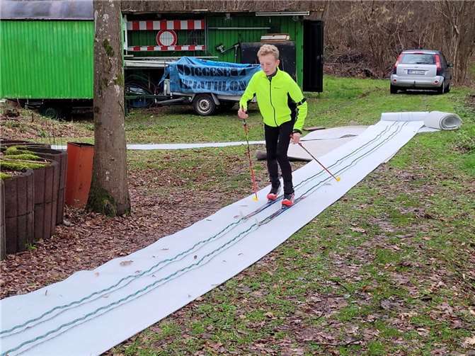 Schnell waren die Loipen „ausgerollt“ und das Training konnte beginnen.  Foto: SGi Raubach