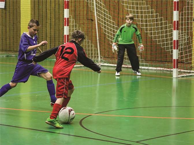 Schnelles Spiel und flinke Spieler lieferten die 60 Mannschaften des Koberner Heimturniers .