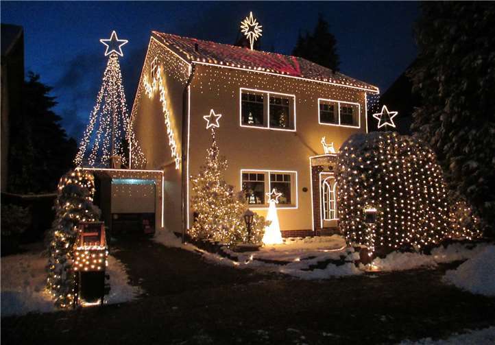 Schön anzuschauen ist das Weihnachtshaus.DEB