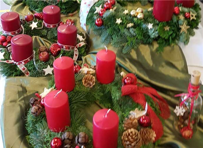 Schöne Adventskränze wurden angeboten.