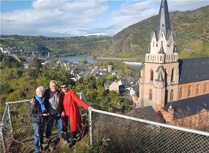 Schöne Aussichten auf dem Weg zur Burg.