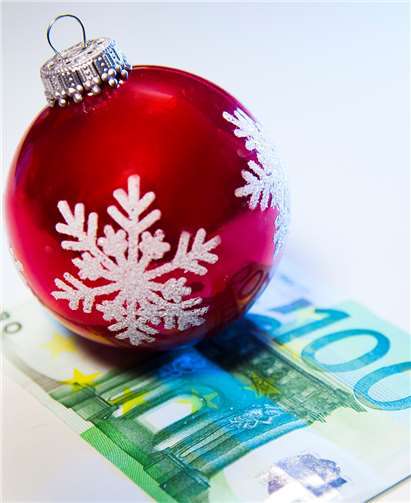 Schöne Bescherung: Auch Mini-Jobber müssen ein Weihnachtsgeld bekommen, wenn der Chef den anderen Mitarbeitern ein solches zahlt. NGG