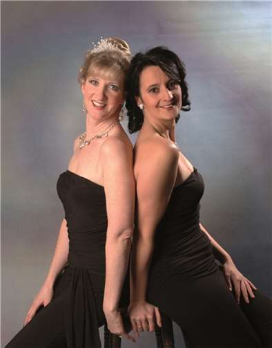 Schöne Kleider, tolle Stimmen und eine Portion Humor - das ist “Diva Delight”. privat