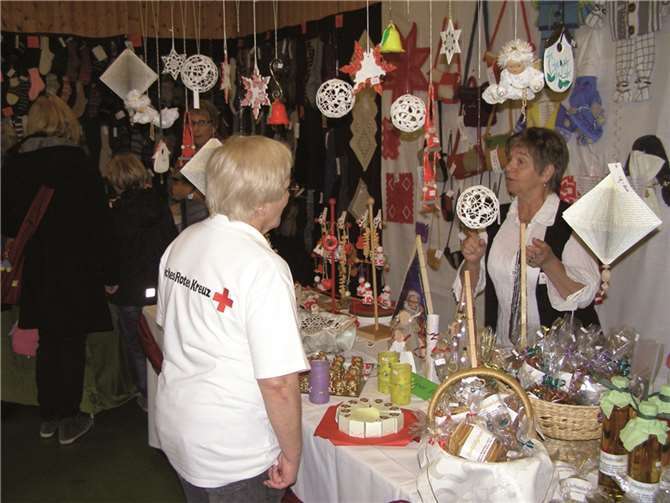 Schönes für wenig Geld: Der Basar des DRK. Lothar Spitzley