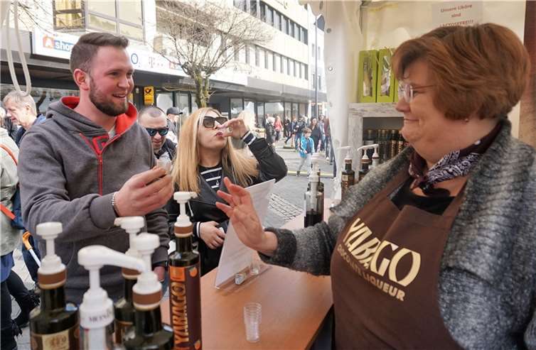 Schokolade in flüssiger Form als Likör gab es beim Weingut Frick zu probieren.