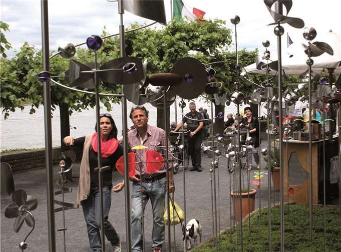 Schon ab den frühen Morgenstunden pilgerten Freunde von Pflanzen und Gartendekor am Wochenende an die Unkeler Rheinpromenade.