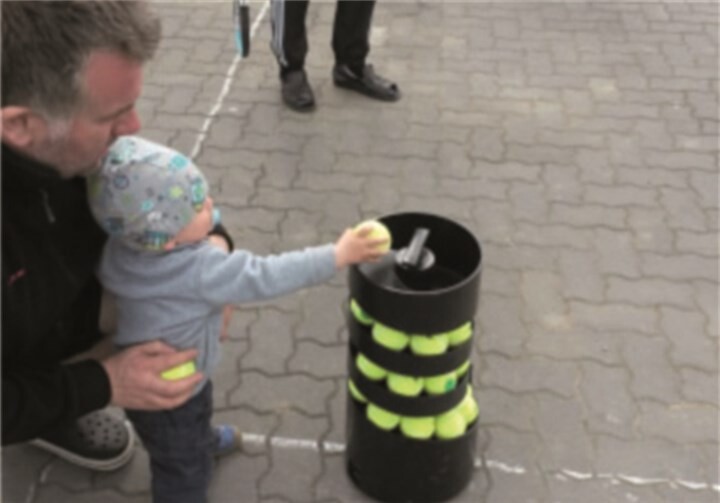 Schon die Kleinsten waren von der Street-Tennis-Aktion des FSV Dieblich begeistert.privat