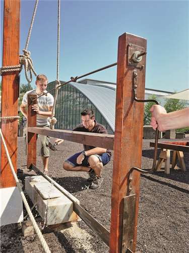 Schon mal selbst Steine gesägt? Im Vulkanpark ist das sicherlich kein Problem. Simon David Zimpfer