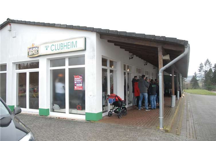 Schon mehr als nur ein „Clubheim“: Hier findet fast jedesWochenende eine Feier statt. Das Haus am Sportplatz wirdauch für private Veranstaltungen vermietet.