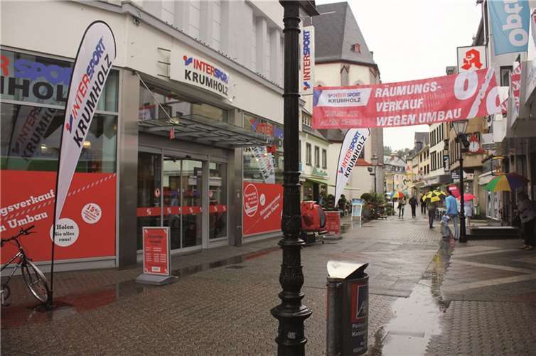 Schon von außen ist erkennbar, hier lassen sich einige Schnäppchen machen.