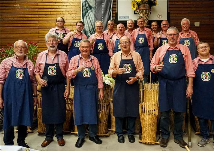 Schon zum zwölften Mal veranstalteten die Lehmer Razejunge zum Auftakt des Weinfestes ihre traditionelle Weinprobe.