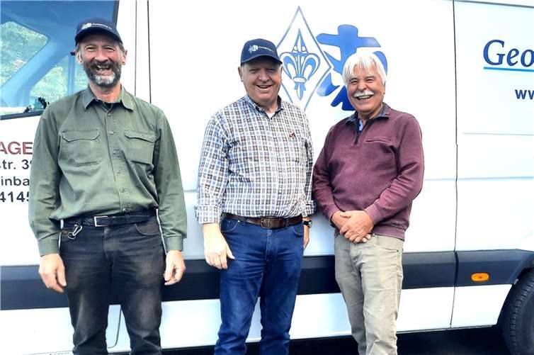 Schriftführer Dieter Bauerfeind (r.) und Vorsitzender Martin Fröhlich konnten den Organisator der Pallotti-Flüchtlingshilfe, Alfred Eich, als neues Mitglied begrüßen. Foto: privat