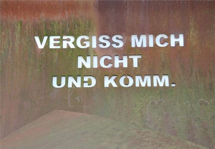 Schriftzug "Vergiss mich nicht".privat