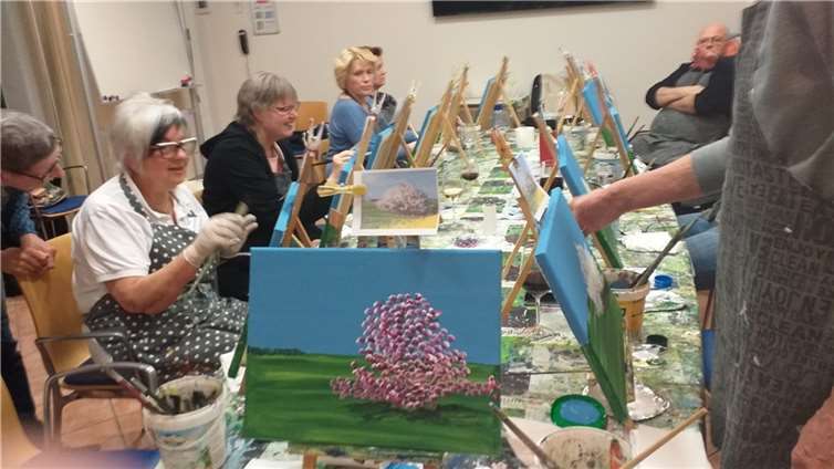 Schritt für Schritt wird ein Gemälde kreiert.  Foto: privat