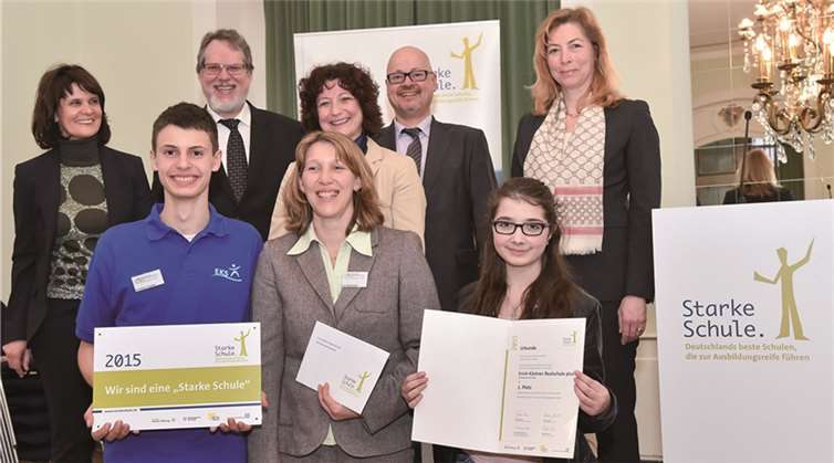 Schüler, Lehrkräfte und Juroren freuten sich gleichermaßen über die hervorragende Platzierung der EKS.privat