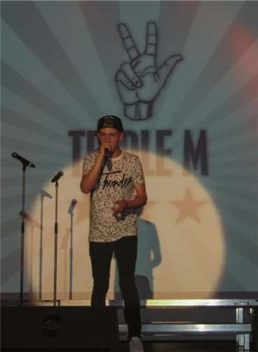 Schüler Silas Pohling begeisterte als Solorapper.