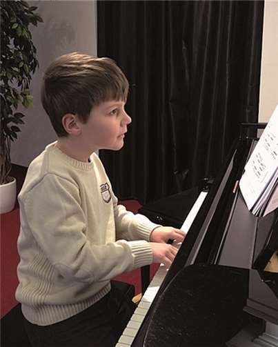 Schüler aller Altersklassen musizieren in St. Sebastian. KMS MYK