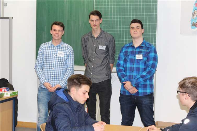 Schüler der Fachoberschule Untermosel präsentierten Schnupperunterricht von Schülern für Schüler.privat