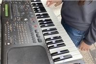 Schüler der Goethe Realschuler Plus übten an Gitarre, Key-Board und Schlagzeug