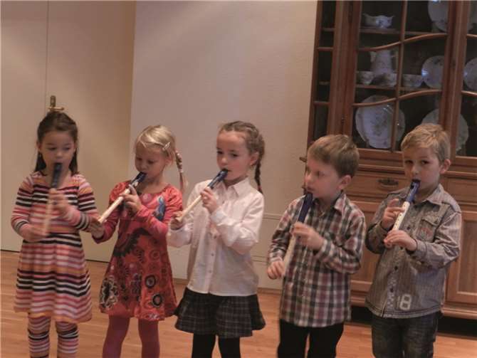 Schüler der Klavier- und Flötenklasse von Mechthild Kohl präsentieren ein vielfältiges Programm. privat