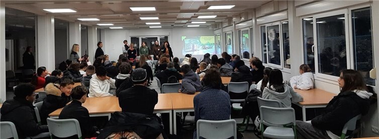 Schüler*innen der BILA Sinzig arbeiten gemeinsam schulübergreifend an Projekten und entdecken neue Perspektiven für die Zukunft.