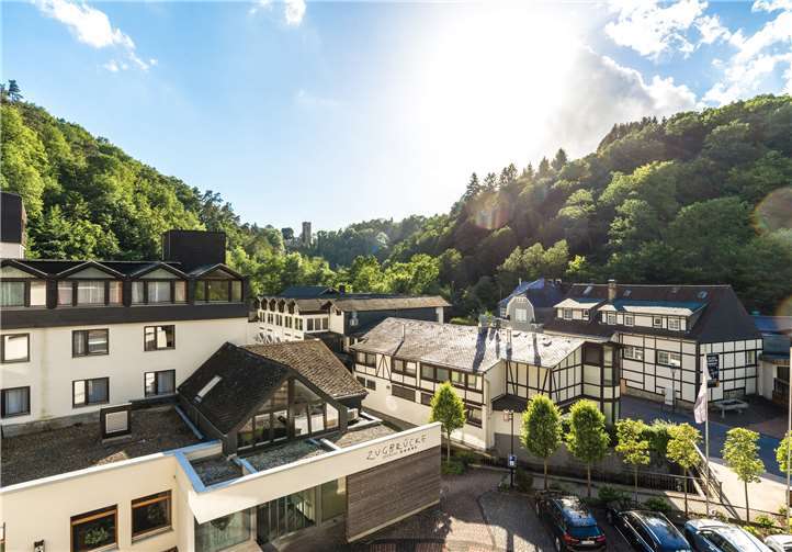 Schülerinnen und Schüler der Ernst-Barlach-Realschule plus erkundeten das Hotel im Brexbachtal. privat