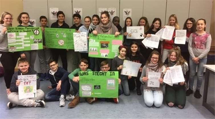 Schülerinnen und Schüler der Klasse 7a beschäftigten sich unter der Leitung ihrer Klassenleiterin Julia Mohr im Unterricht mit dem Thema Rauchen. Realschule plus Untermosel