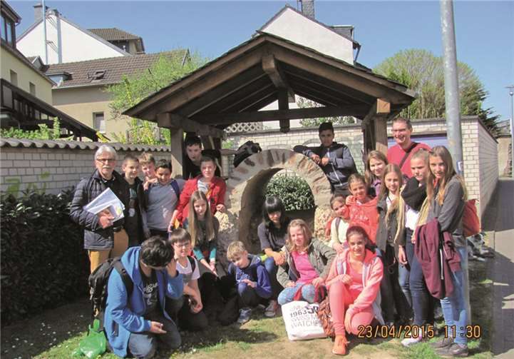 Schülerinnen und Schüler der Tomburg-Realschule Rheinbach staunten über historische Relikte in Rheinbach. privat