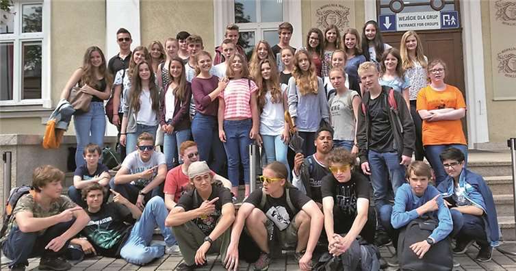 Schülerinnen und Schüler des Are-Gymnasiums gemeinsam mit den polnischen Austauschschülern.privat
