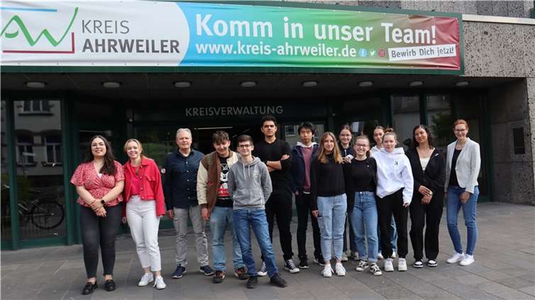 Schülerinnen und Schüler des Are-Gymnasiums informierten sich über die Studiums- und Ausbildungsmöglichkeiten der Kreisverwaltung Ahrweiler.  Foto: Kreisverwaltung Ahrweiler