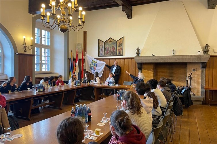 Schülerinnen und Schüler im Rathaus Linz