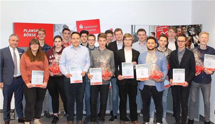 Schülerteams aus Neustadt, Dierdorf, Neuwied und Linz gewannen beim Planspiel Börse 2018Foto: privat